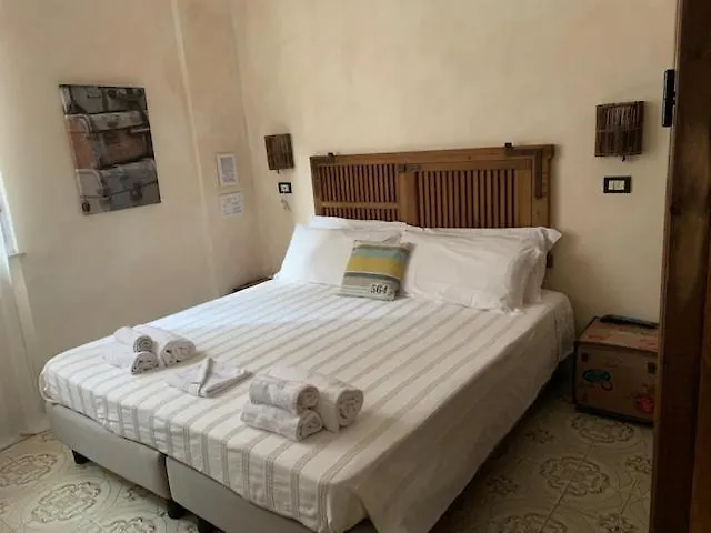 L'Antico Borgo Elena Noli Ξενοδοχείο
